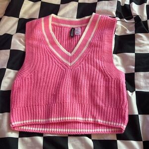 H&M pink sweater vest!